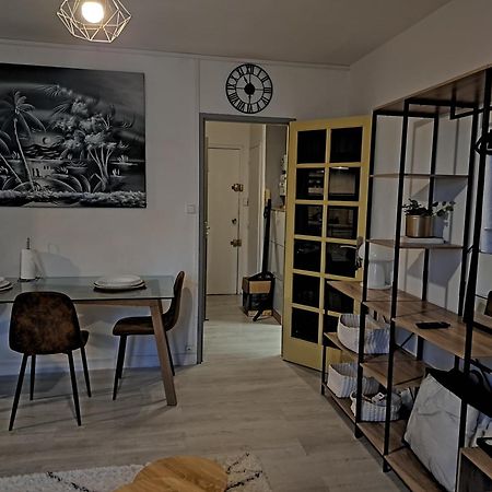 Tout Confort - Clim- Salle De Bain Commune Nimes Exterior photo