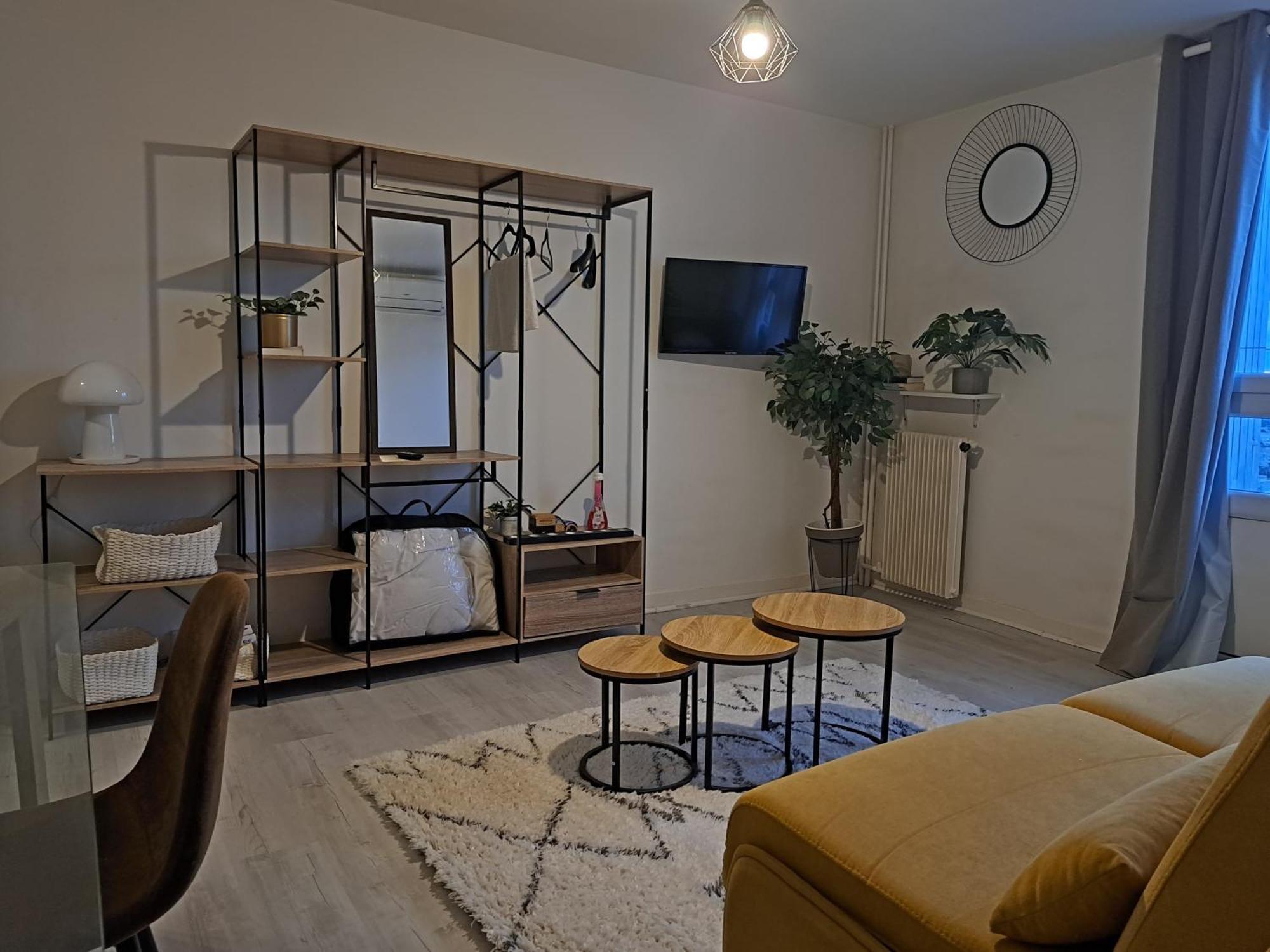 Tout Confort - Clim- Salle De Bain Commune Nimes Exterior photo